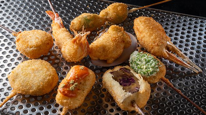 Table seating only (minimum 3 people) Special selection of 18 skewers: 8000 yen set (live shrimp, Wagyu beef, local clams, seasonal meat, fish, and vegetable skewers)