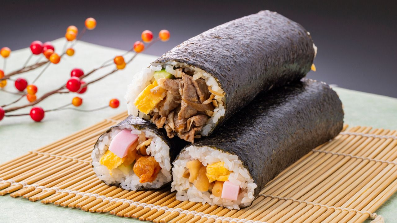 【TAKE OUT】煮穴子太巻寿司　2,000円