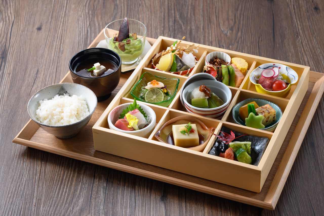 【春齋御膳】九個小碗裝滿五顏六色的食材！推薦給想享受各種口味的人！