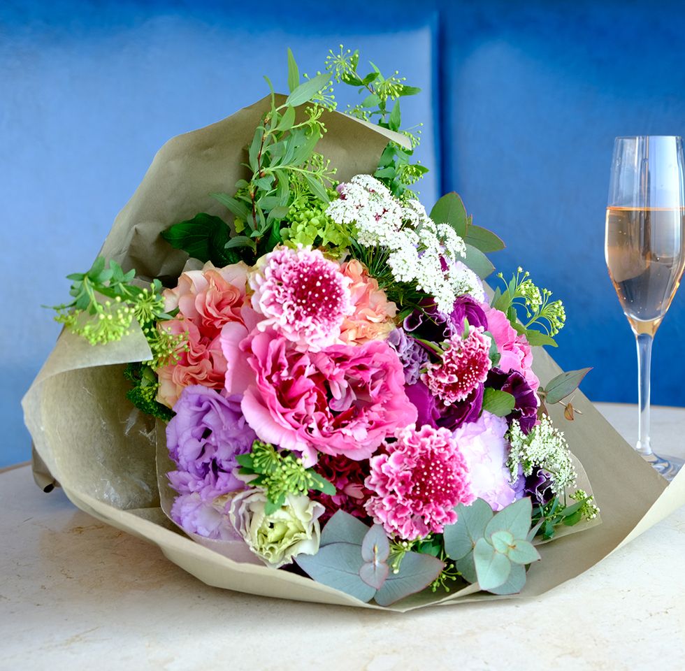 Seasonal bouquet M size