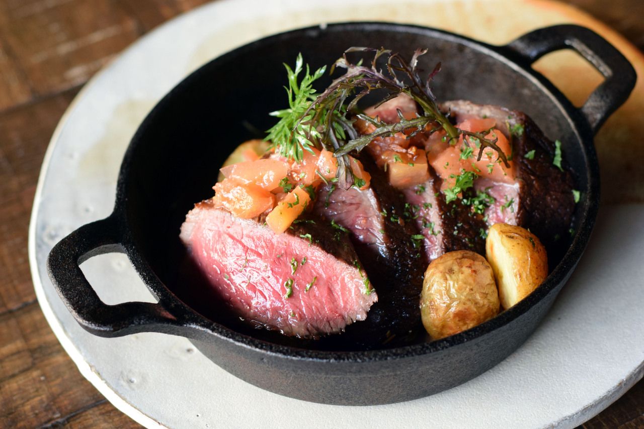 [Course B] ¥4,800 – 8 Dishes Including Charcoal-Grilled Beef Bistecca & Gelato