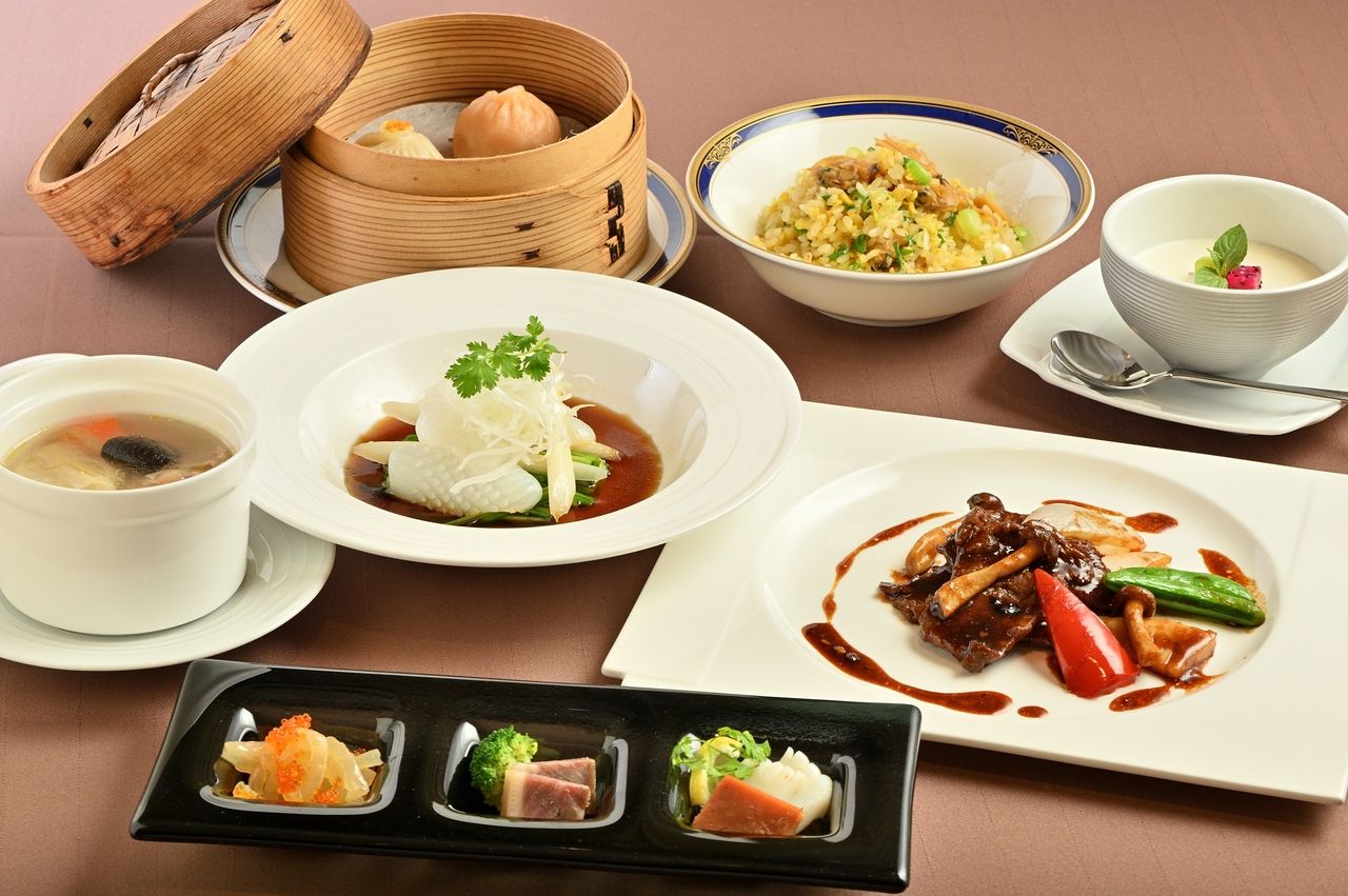 【ランチ】【新界コース】名物の具沢山薬膳炊込みスープに北京ダック。＋1ドリンク＋カフェ（個室確約 平日限定）
