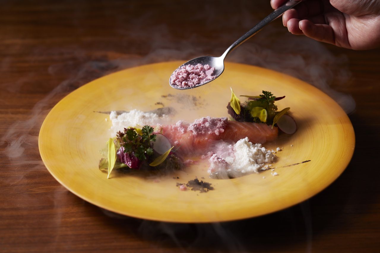 旬の食材を味わう「季節のディナコース」