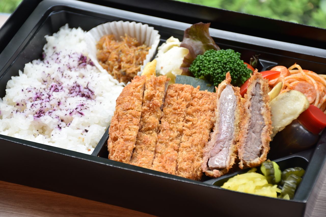 [SOCO] Beef fillet cutlet bento