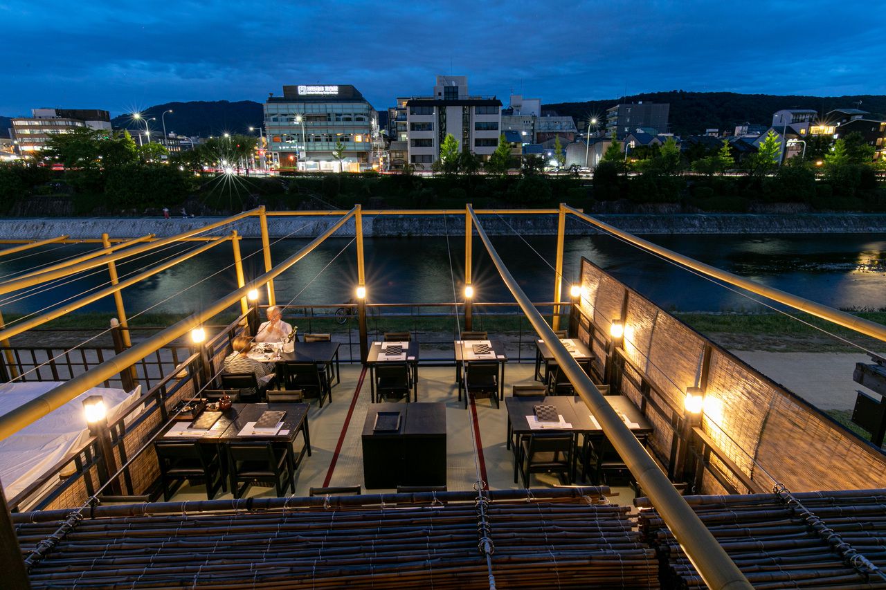 ◎Kyoto Gourmet Tour 2026: Summer/Autumn Dinner Course [Using Kamogawa Riverside Terraces]