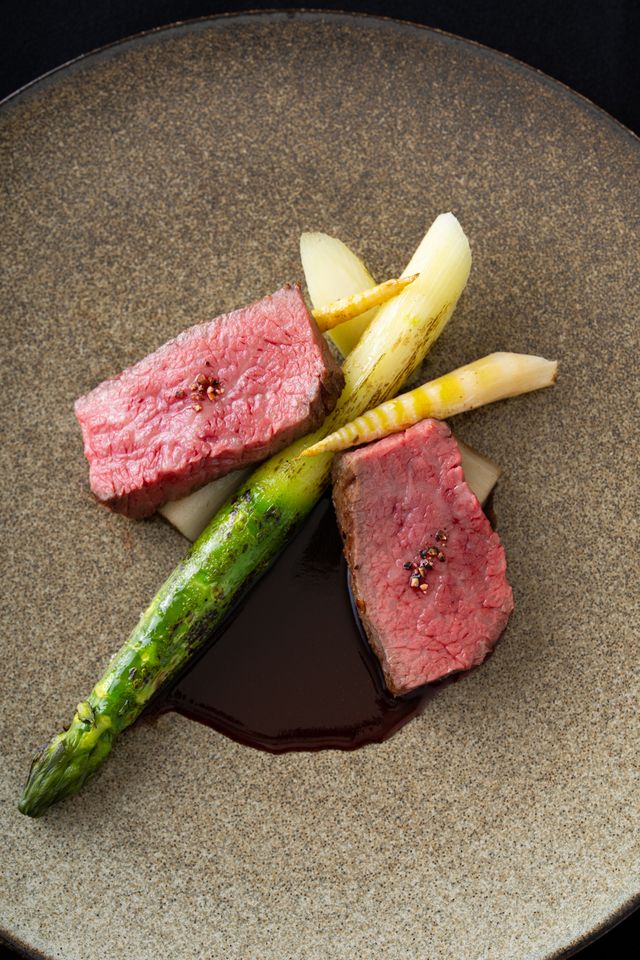 【Dinner】季節のろまねコース18,000円(税込・サ別)新鮮な活オマール海老をはじめ、季節の食材をふんだんに使用。シェフの技が光る一品を心ゆくまでご堪能 ※3日前予約