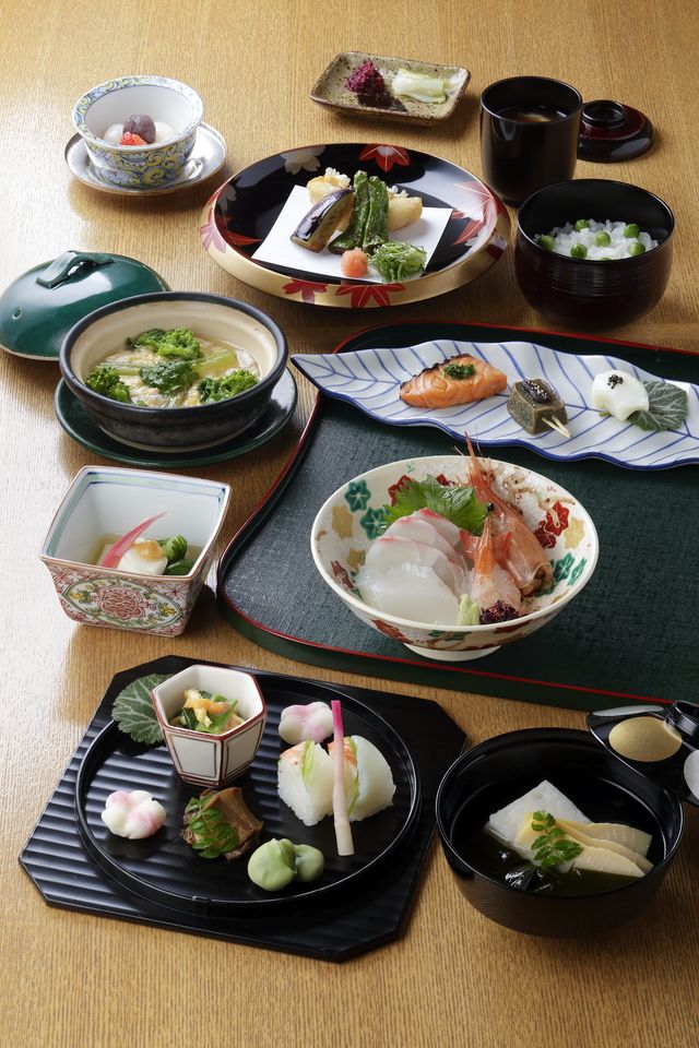 Kaiseki Meal "Aoi" 13,200 JPY (Over 10 people)