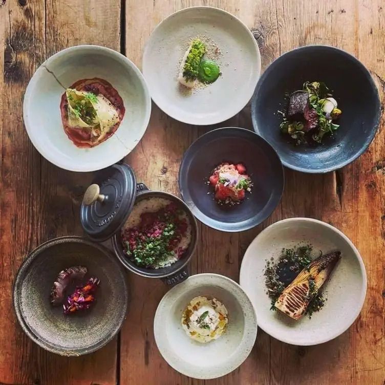 [Monthly course] Eight dishes in total including seasonal ingredients, two main dishes of fish and meat, pilaf for the final course, and dessert