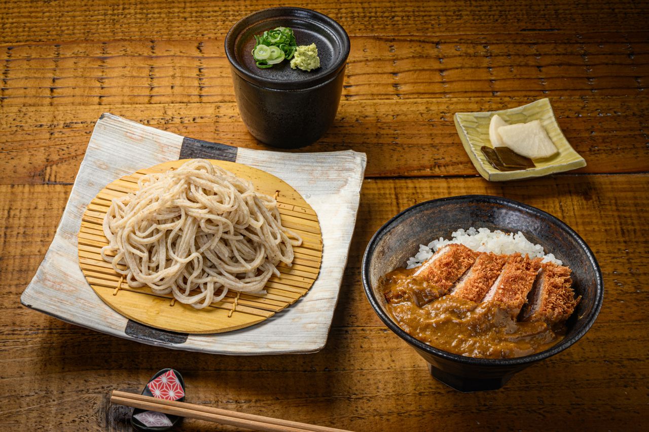 Katsu curry rice bowl and 100% vinegared soba noodles set