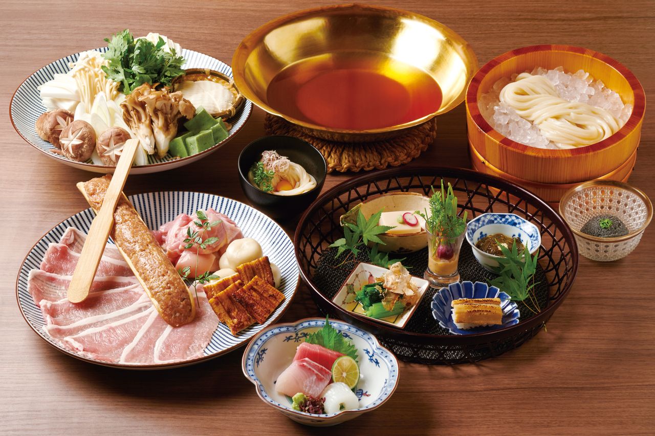 Special Selection Udon hot pot (6,000 yen) + 2h all-you-can-drink = 8,000 yen