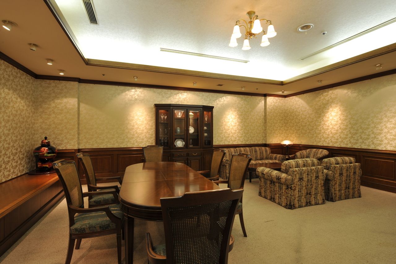 【VIP Salon】　1hour private room fee 15,250yen