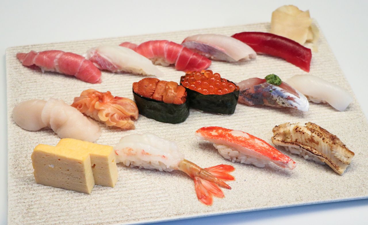 Omakase (15 potong nigiri dipilih dengan cermat oleh pemiliknya)