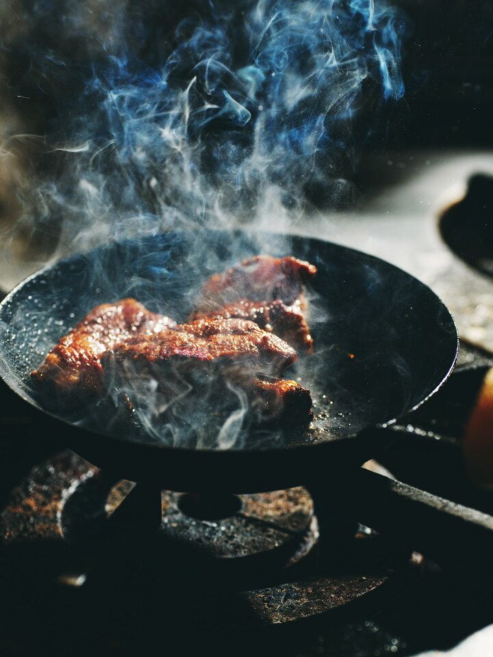 メインにはステーキ＆肉盛りコンボ！忘年会、各種宴会にお薦め!!☆肉宴会コース☆【季節の前菜5種含む全7品12種！ビールやハイボール、各種サワー120分飲み放題付きプラン！