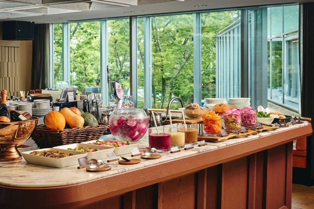 【平日限定】彩りサラダブッフェと選べるメインのセットランチ