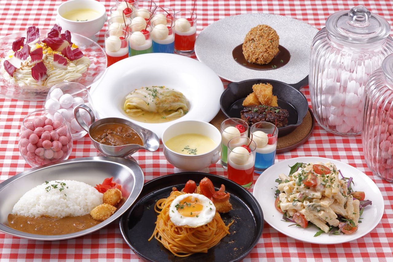 [Weekday Lunch Buffet] Strawberry Parlour and Showa Bistro Buffet
