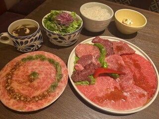 ユッケ付きランチコース