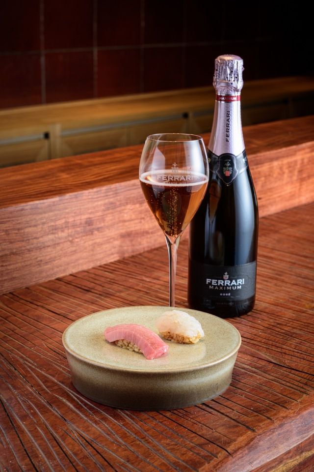 [Sushi and 5 types of wine pairing course]