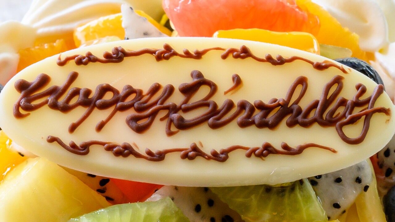 Message chocolate plate (330 yen each)