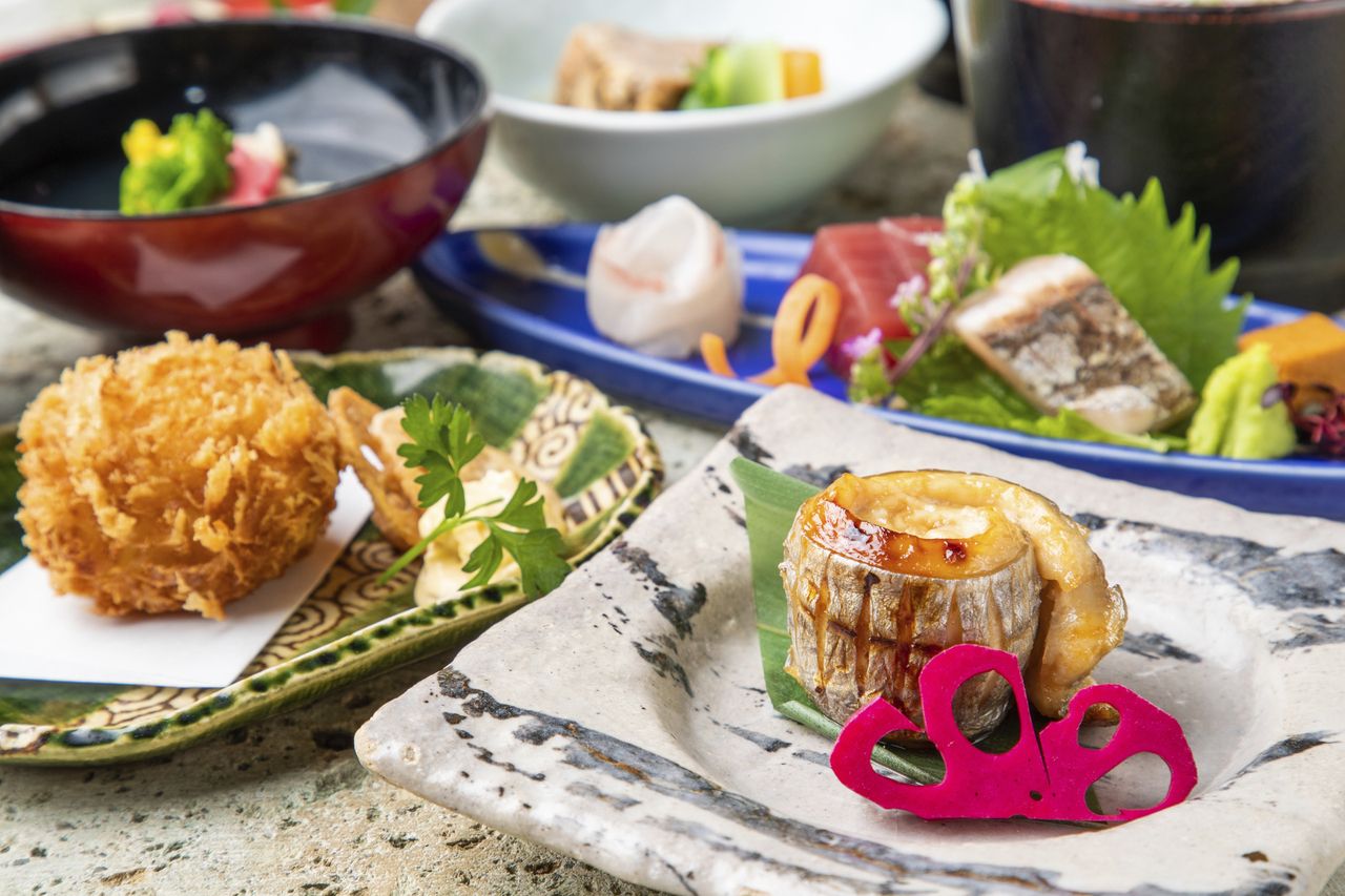 【ランチ・粋】隠れ房　厳選会席　7品　【2時間飲み放題付】5500円（税込）