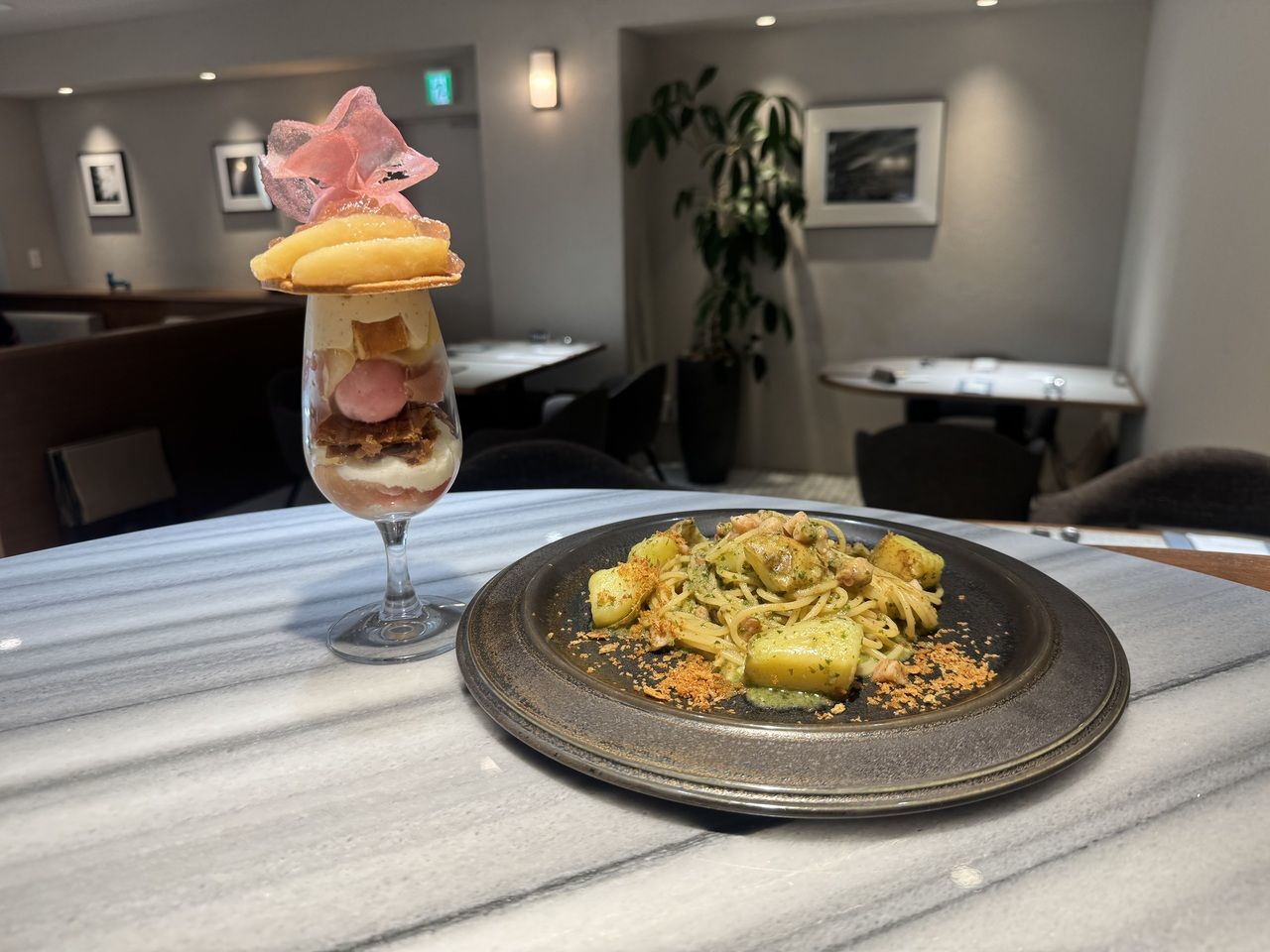 季節のパフェ＆ハーフパスタセット