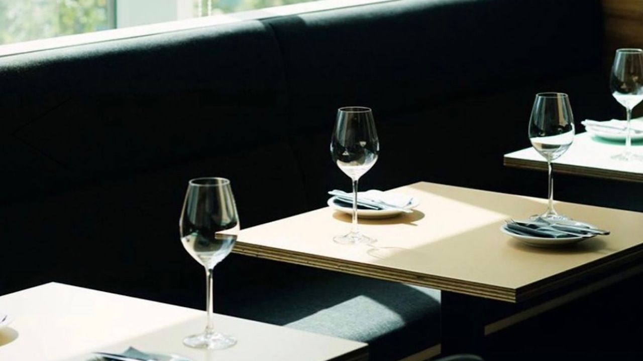 【PREMIUM LUNCH COURCE】平日限定　乾杯スパークリング付き！前菜，パスタ，メインなど全4品