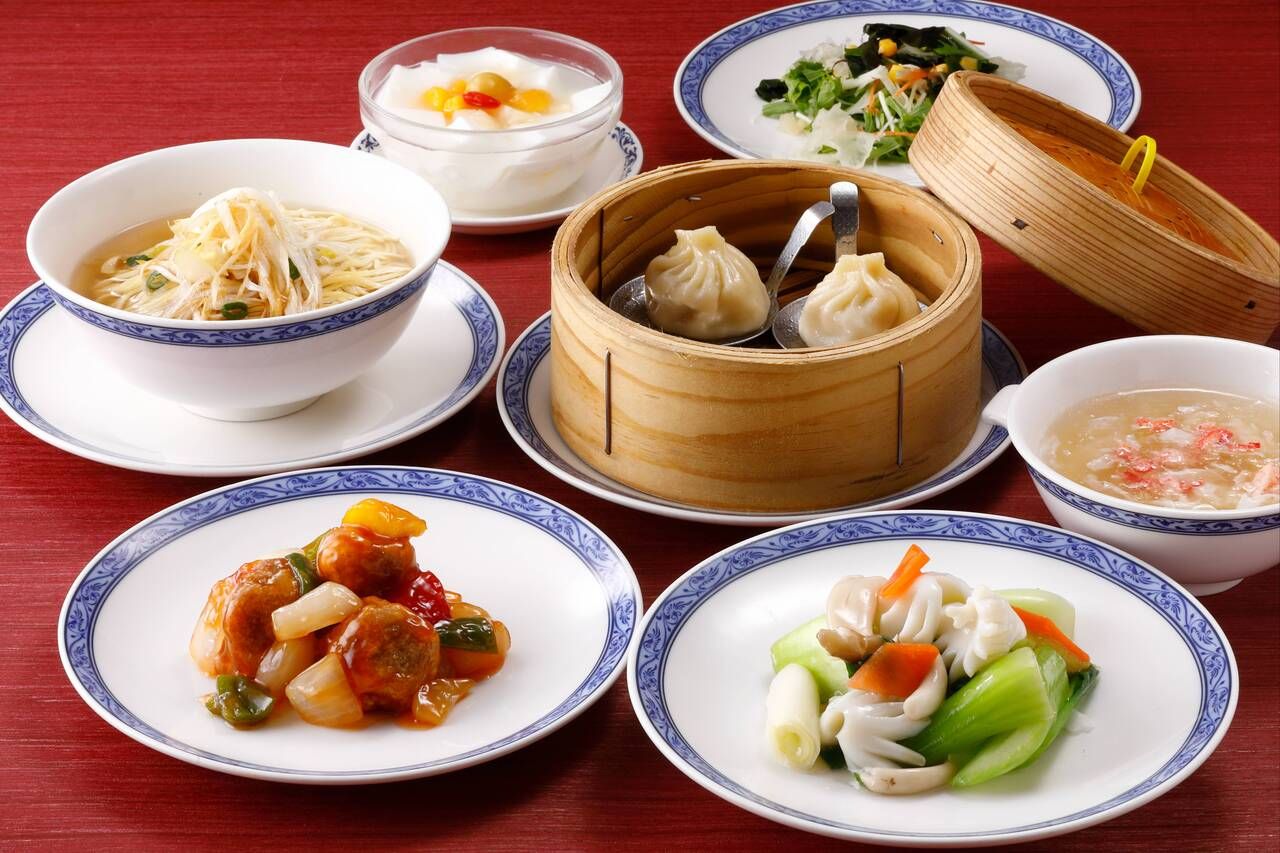 【ランチタイム限定】『週替わりランチコース』週替わり料理2品+小籠包など人気メニュー！【11-15時】