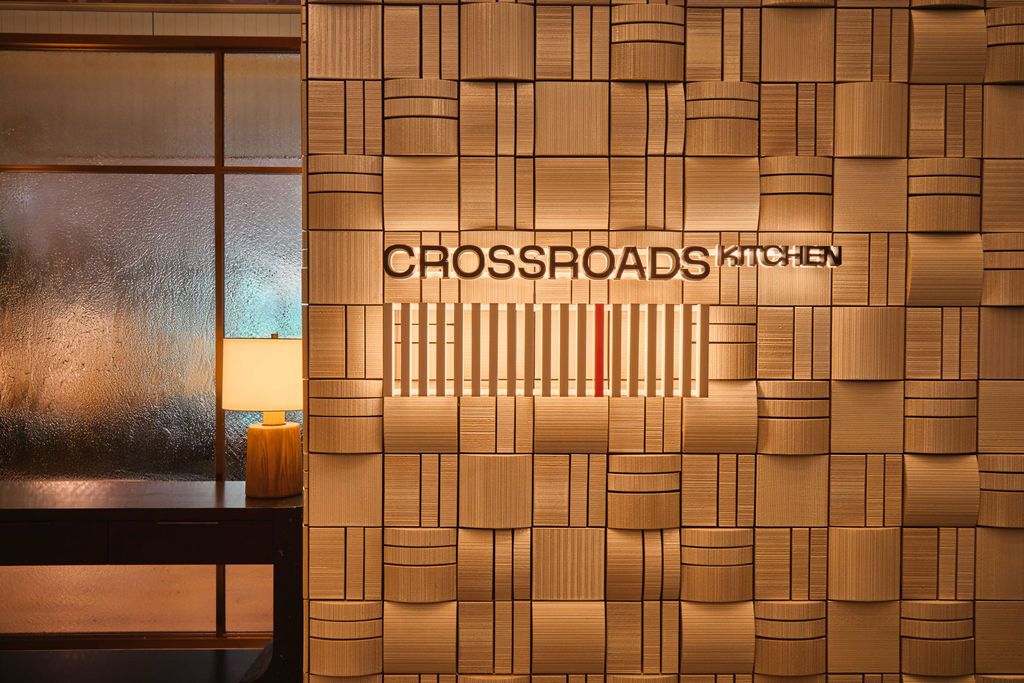 World of Hyatt members-only 25% discount — Crossroads Kitchen weekday lunch (limited time: September 15–December 15, 2025)