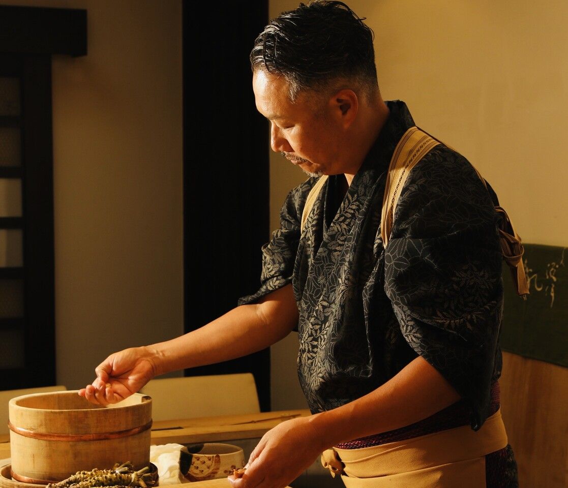 【カウンター】おまかせコース「二十年の真髄」握り8~10貫／料理4品ほど