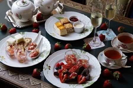 [Dessert Cafe]Strawberry Chocolat Afternoon Set  [January 9 - February 15, 2026]