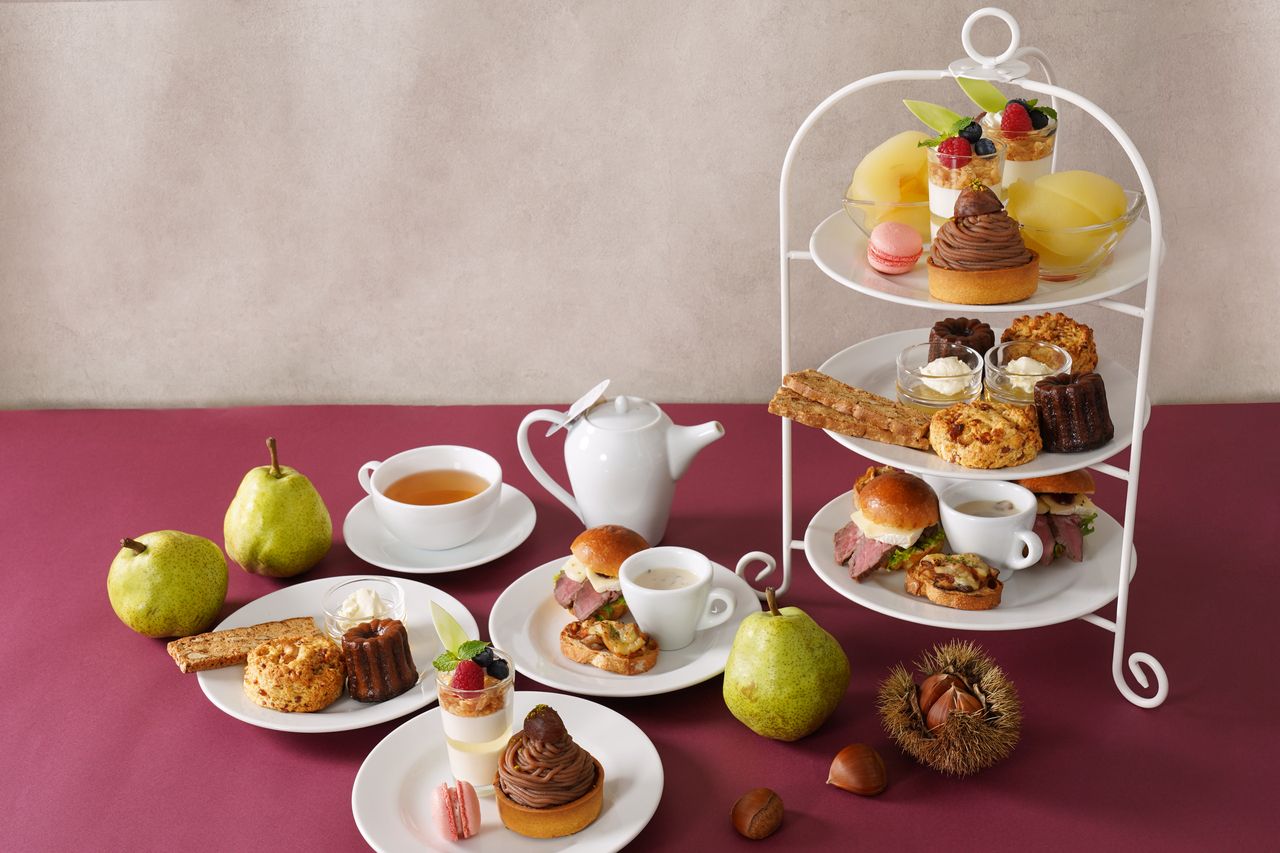 【年末年始12/26～1/8】【洋梨と栗のアフタヌーンティー】自家製スコーンやロンネフェルト社の紅茶など
