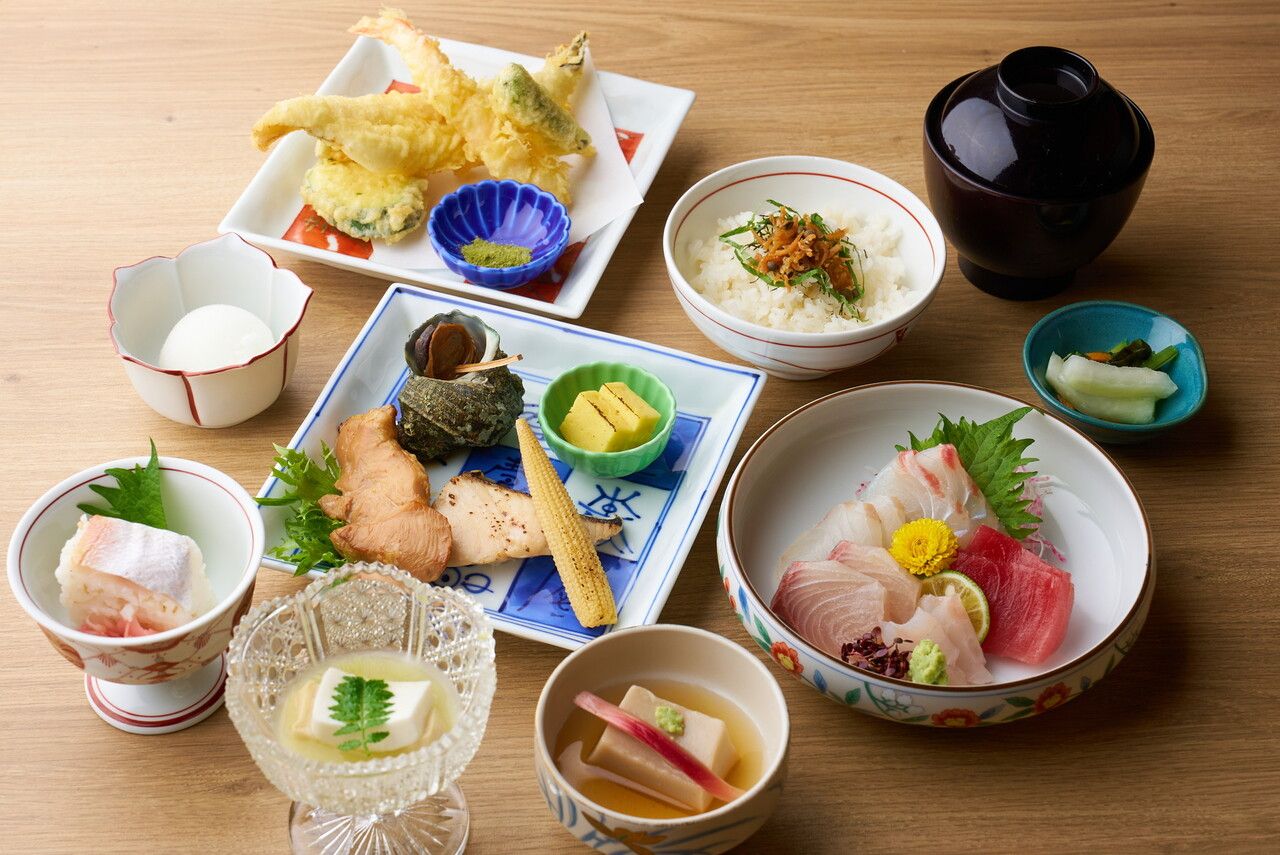 【食事のみ】忘年会におすすめ！天然旬魚のお造り付き。こ盆懐石コース。
