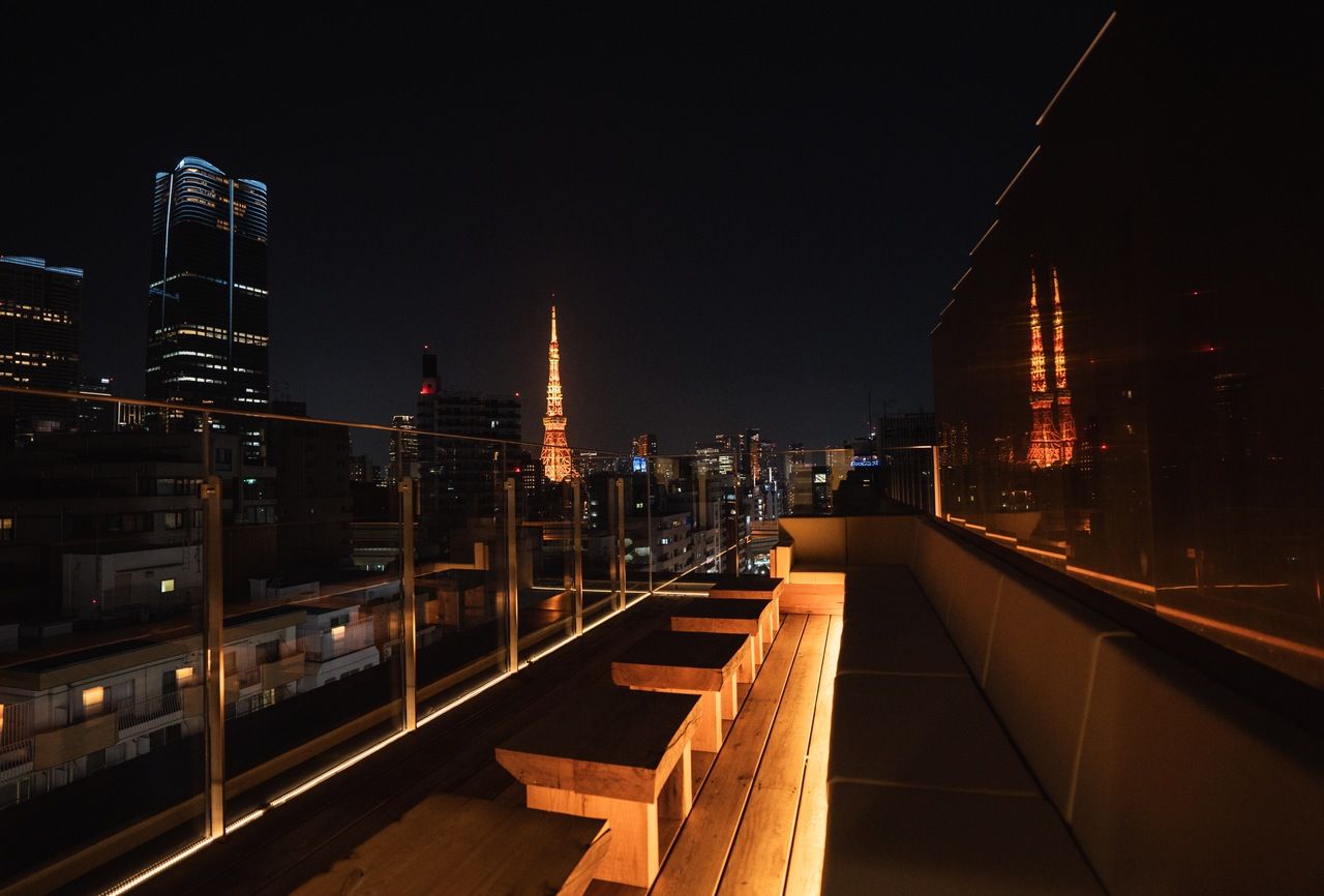 [Guests must order at least 1 bottle of Champagne] Champagne night at rooftop