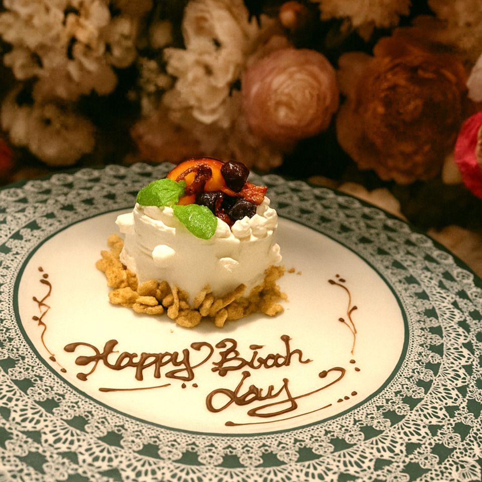 [Casual Anniversary] Anniversary cake with 4 special perks! 10 dishes and 6 plates including "Grilled Chicken Thighs and Spicy Stir-fried Shrimp" (for 2 people or more)