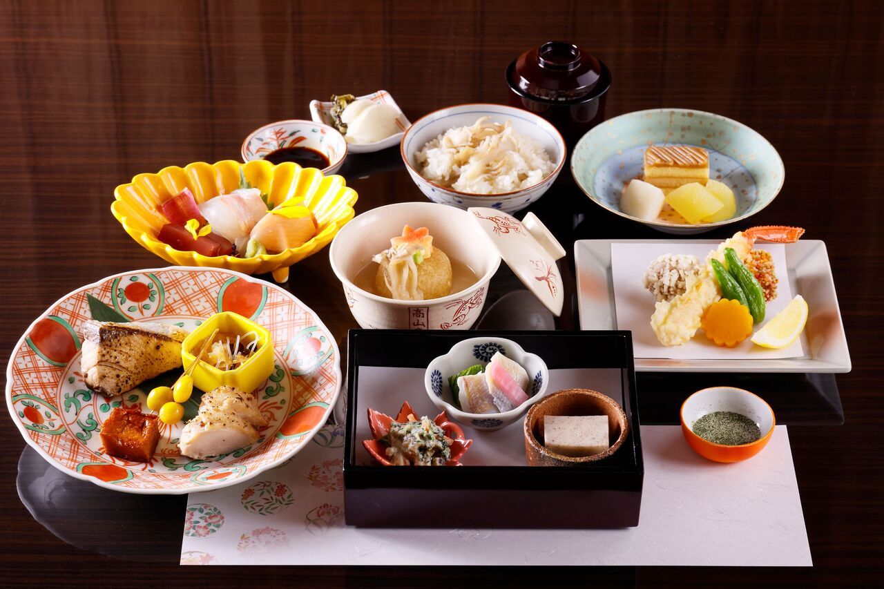 【休館カウントダウンランチ】オリジナルゆずカクテル付みやび会席7200円