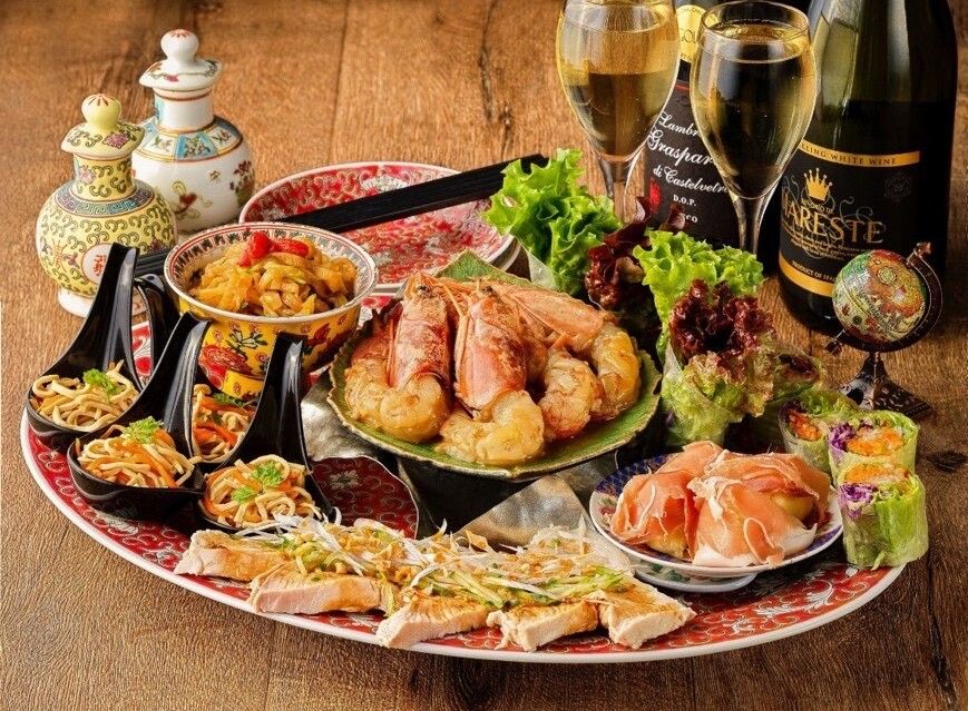 10 kinds of dim sum, meat dishes and colorful steamed vegetables course (seafood-based appetizers) with 2.5 hours of all-you-can-drink