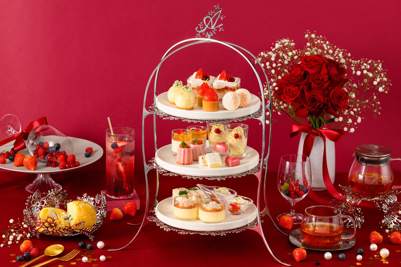 [From December 26th] Very Berry Afternoon Tea with a glass of sparkling wine