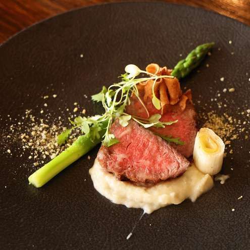 [LUNCH]  A luxurious course where you can enjoy the aroma and flavor of aged meat.