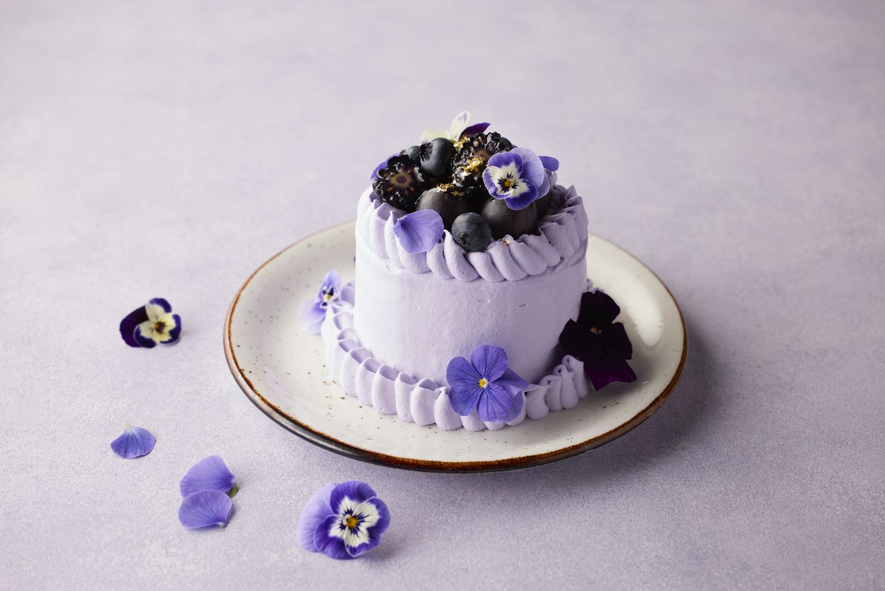 [Takeout] Valentine's Day Purple White Chocolate Strawberry Shortcake 12cm