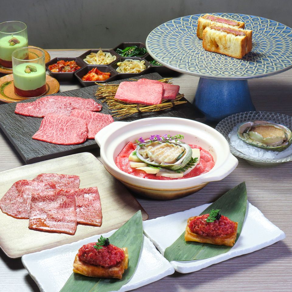 【계절 한정 벚꽃 피는 춘난만 코스】계절의 식재료를 조합한 춘권 유케와 연어×순의 흙냄비 밥을 만끽할 수 있습니다. 평소와는 조금 다른 우시후지를 즐기고 싶은 분에게 추천하는 기간 한정 코스입니다. 【생맥주 포함 음료 무제한 포함】