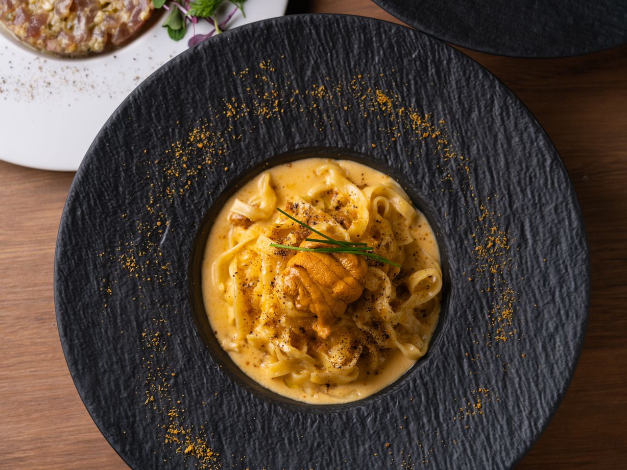 [Oysters & Sea Urchin] A set of 4 raw oysters and our popular sea urchin carbonara for one person!