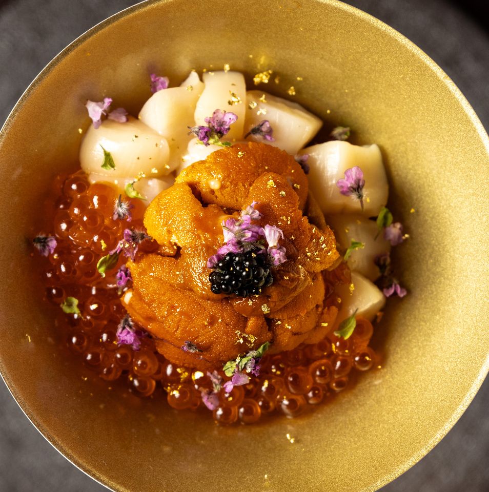 [Full Course & Free-flow] Luxury OMAKASE Course with a Sparkling Sake Toast