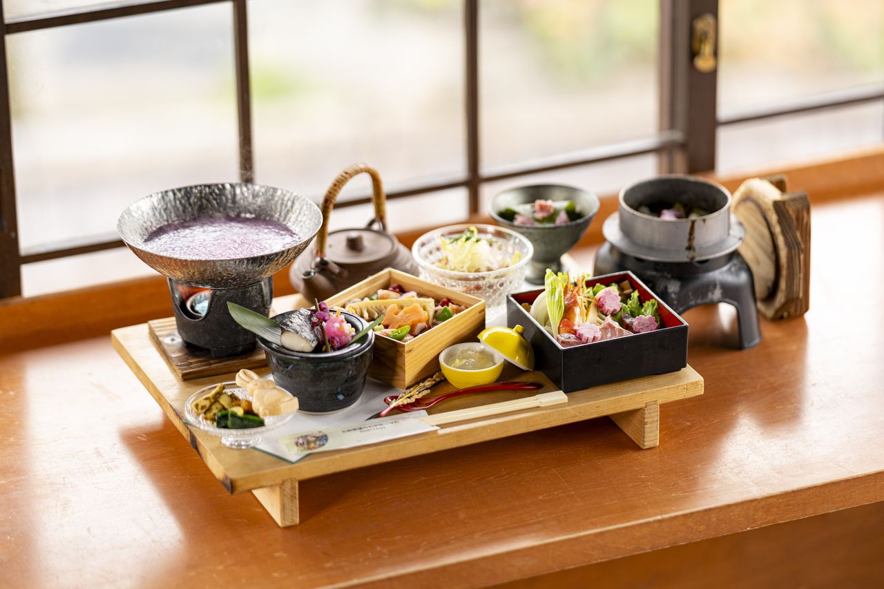 Kyoto Rice Bowl Five-Type Tasting Set ~Spring Fields and Sea Foods Hanami Nabe~ (Spring ver./March 1, 2026~)