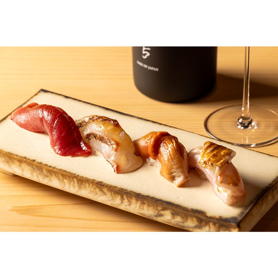 (Lunch) Nigiri course with Softdrinks Free flow (90 Mins.)