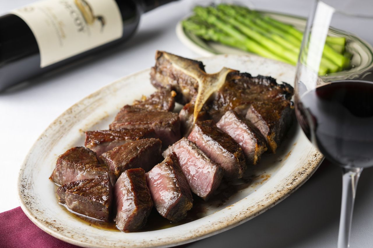 From March 1st: T-bone steak course, today's salad, and 5 other dishes