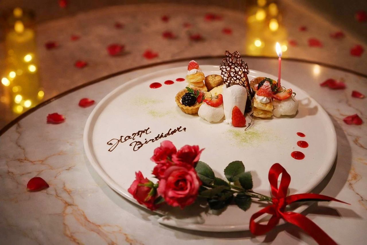 4月16日～【ローズ】フラワー記念日デザートプレート（Anniversary plate）