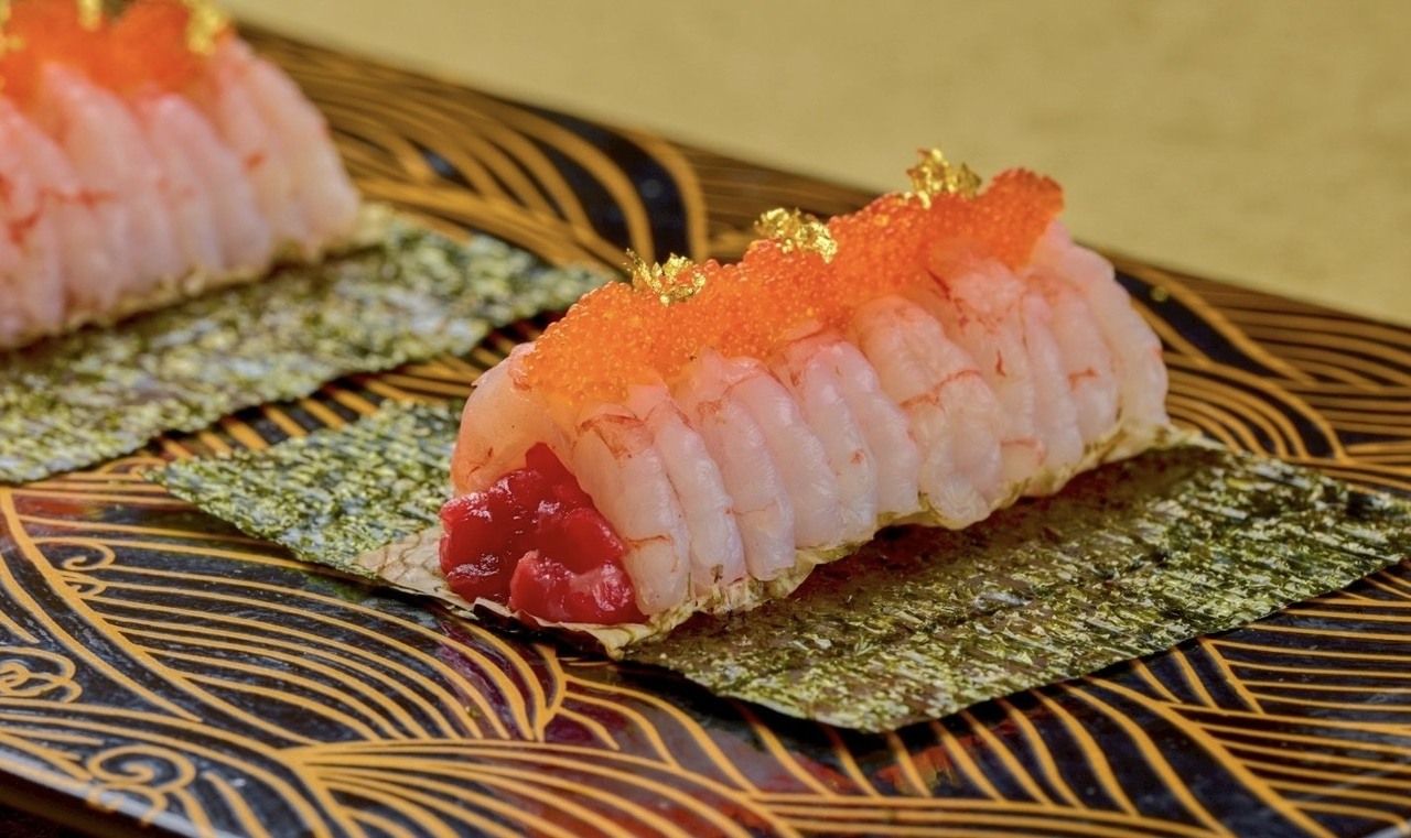期間限定6月30日まで。夏の【うしみつ特別コース】飲み放題付き！新商品「和牛と甘エビのユッケドッグ」「厳選焼物6種」「旨辛担々冷麺」をご提供。