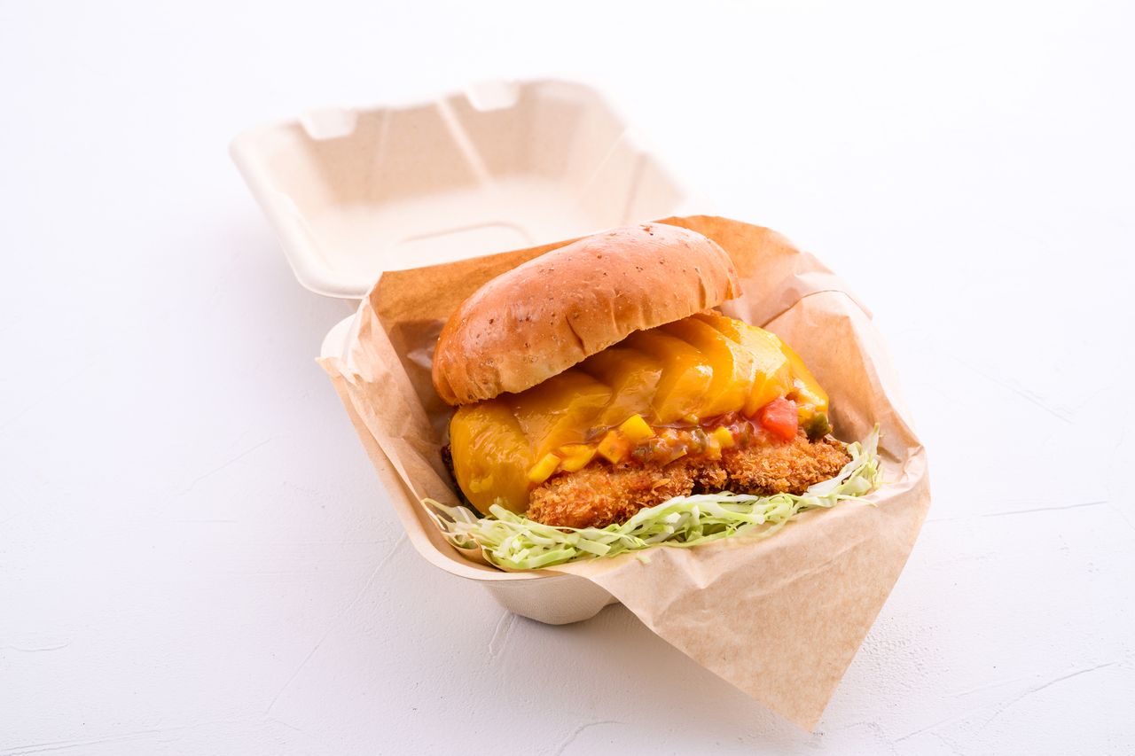 Mango＆ chicken cutlet burger