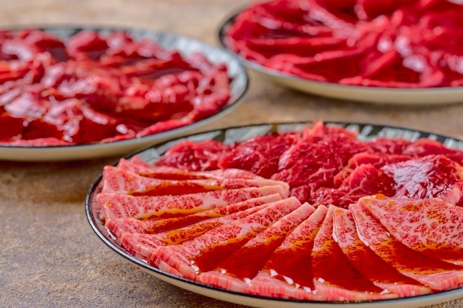 新【大人の無限焼肉セット】飲み放題付き！新商品「大人の無限カルビ」「大人の無限サガリ」をご提供！更に厳選タンや神谷商店の厳選ホルモンを含むセットをドリンク代金も込みでご提供！