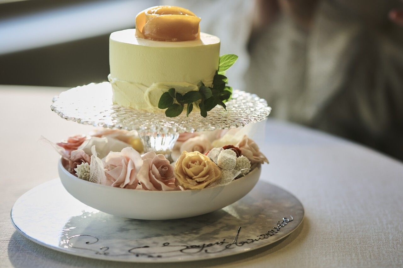 デザートをホールケーキへ差し替え