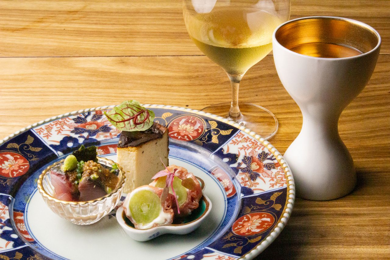 Grand opening special! Hakata ban-zaku set with 3 kinds of snacks and 2 kinds of pairing drinks (2,500 yen)